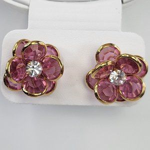 *4/$20* Pink crystals rimmed in gold with a crystal center flower earrings.